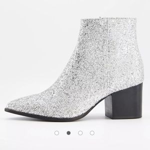 ASOS chelsea boots pointed toe silver glitter NWT and box